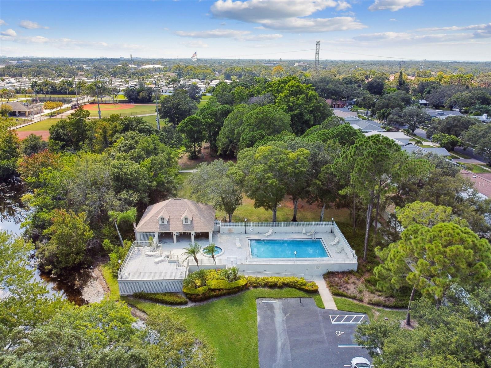 WESTCHESTER LAKE TWNHMS - Residential