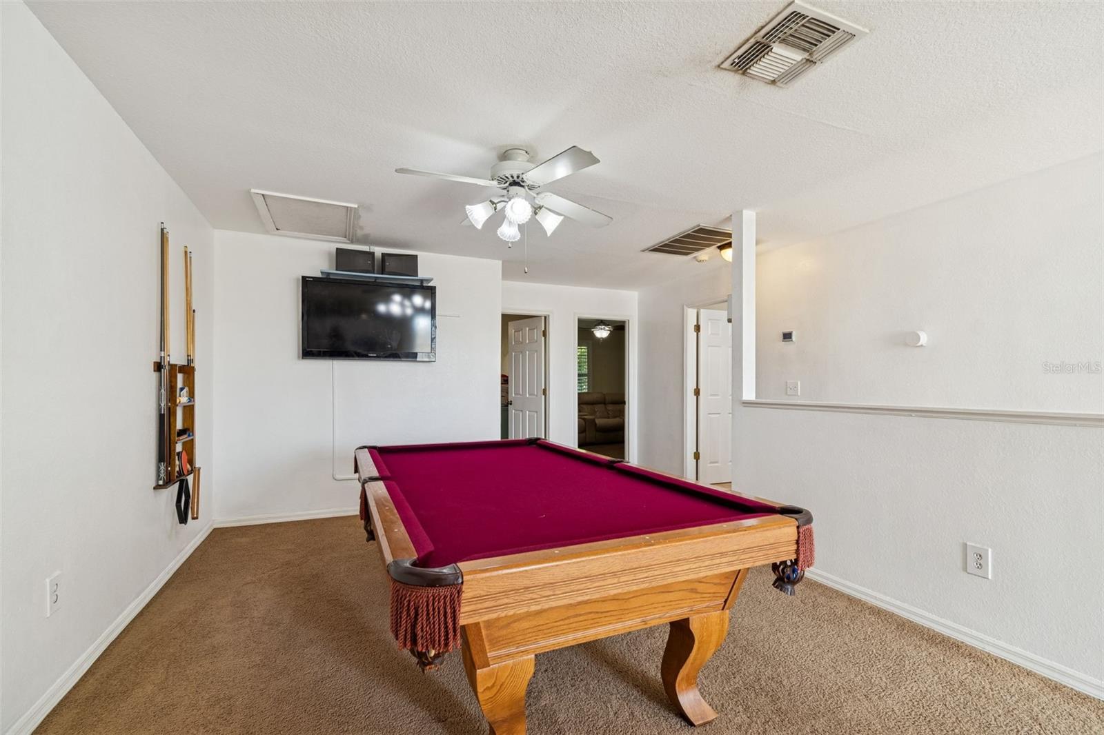 WESTCHESTER LAKE TWNHMS - Residential