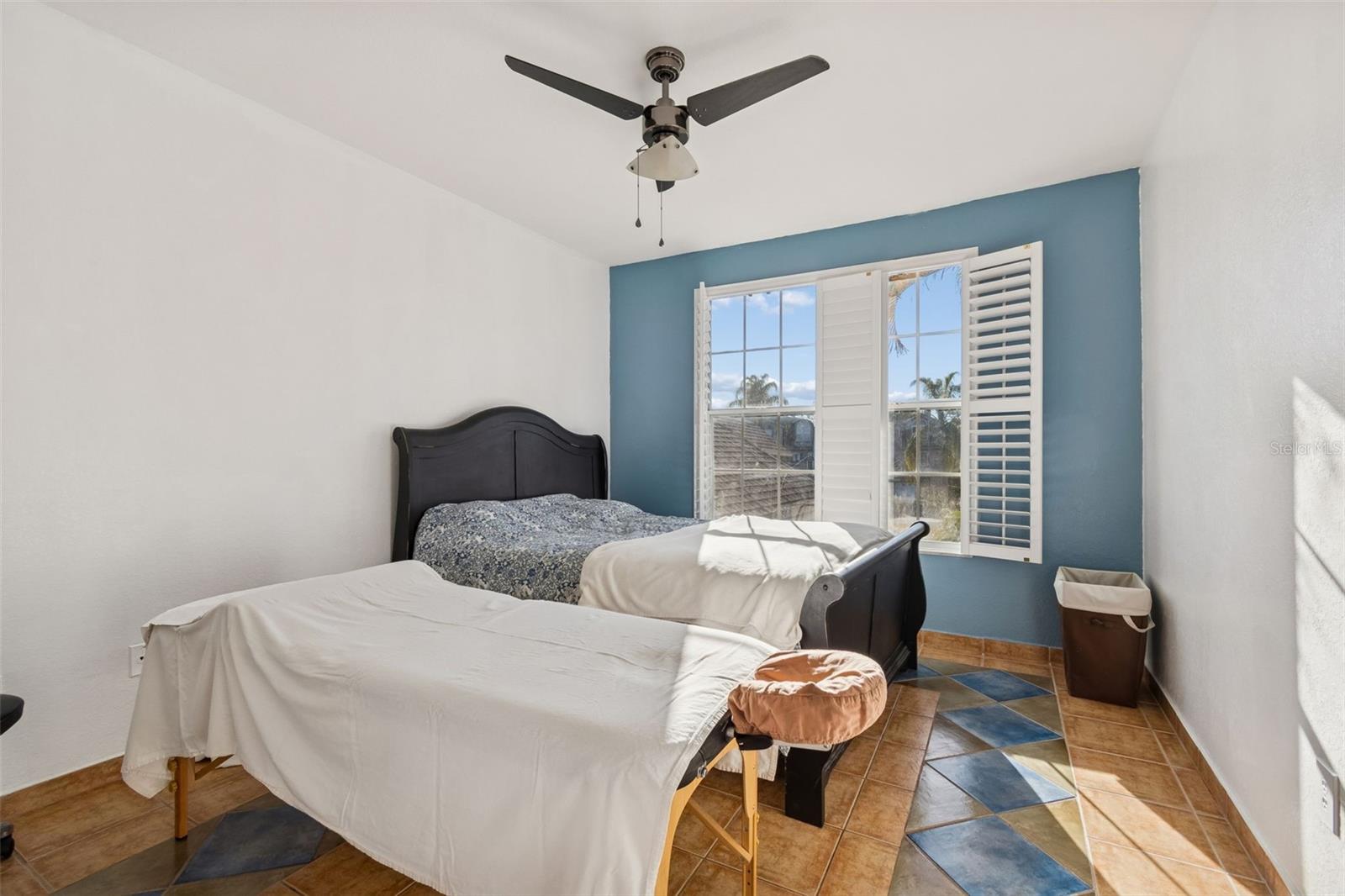 WESTCHESTER LAKE TWNHMS - Residential