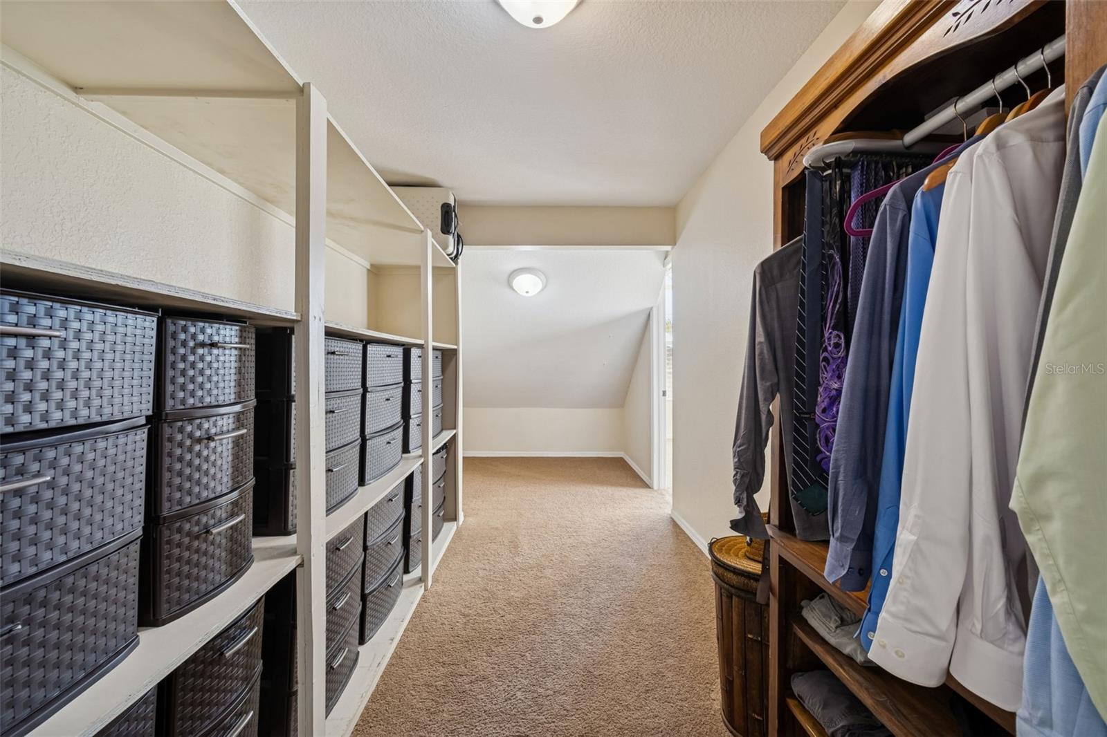 WESTCHESTER LAKE TWNHMS - Residential