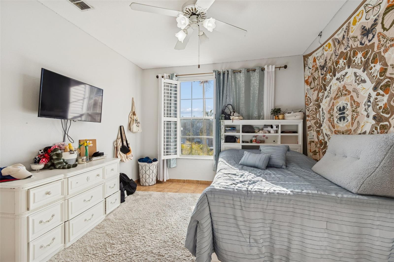 WESTCHESTER LAKE TWNHMS - Residential