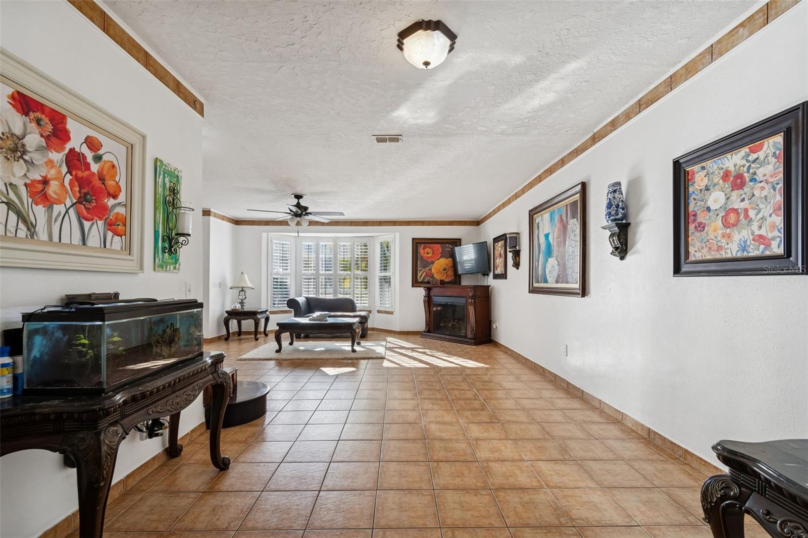 WESTCHESTER LAKE TWNHMS - Residential