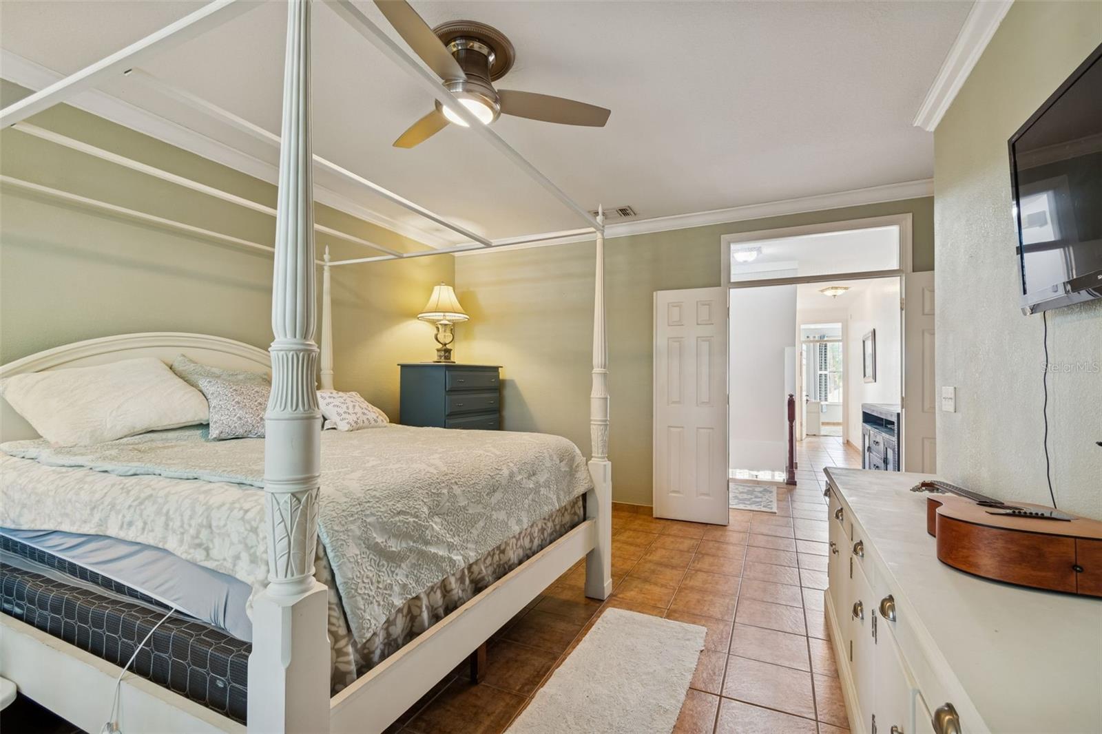 WESTCHESTER LAKE TWNHMS - Residential