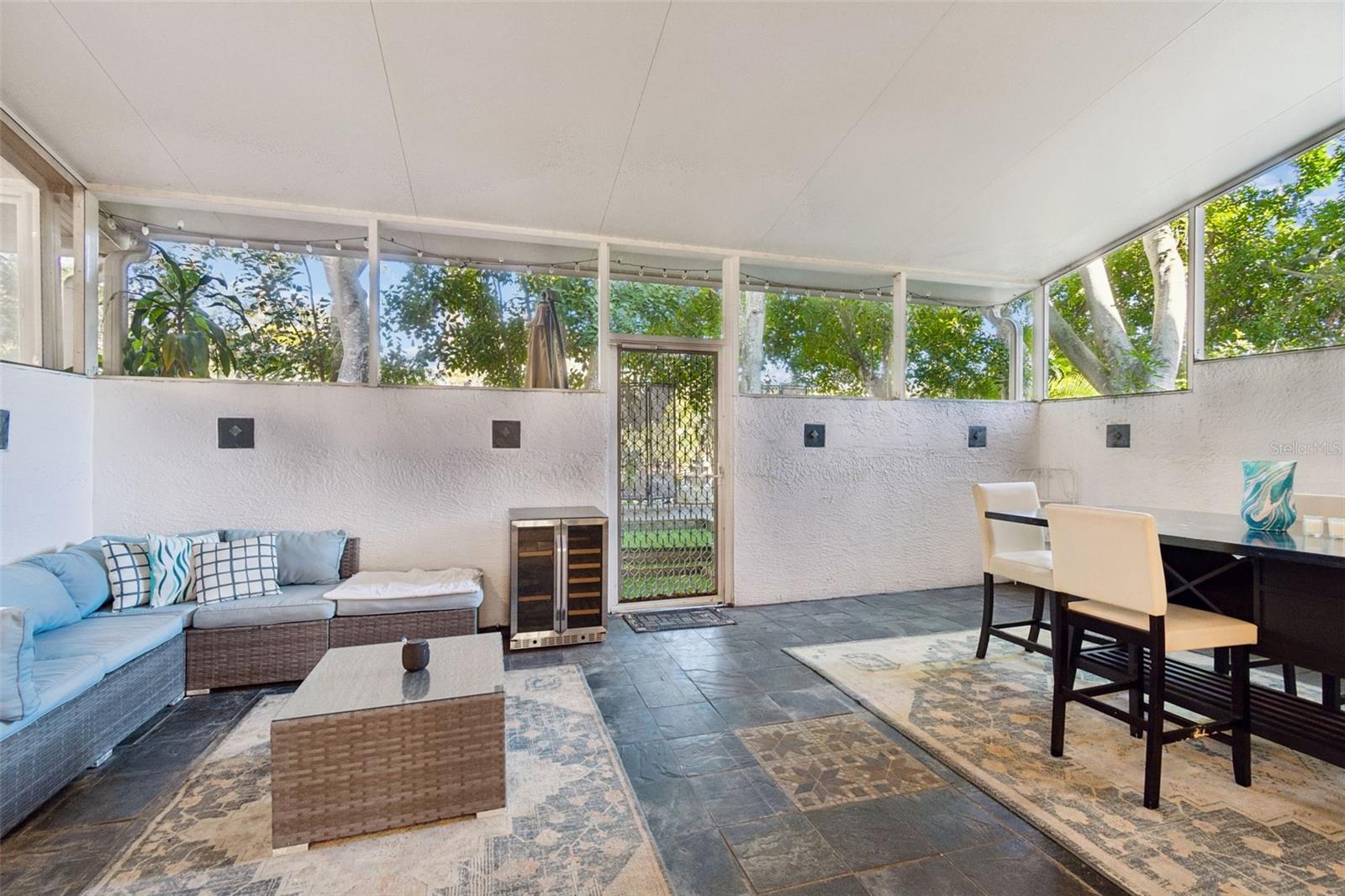 WESTCHESTER LAKE TWNHMS - Residential