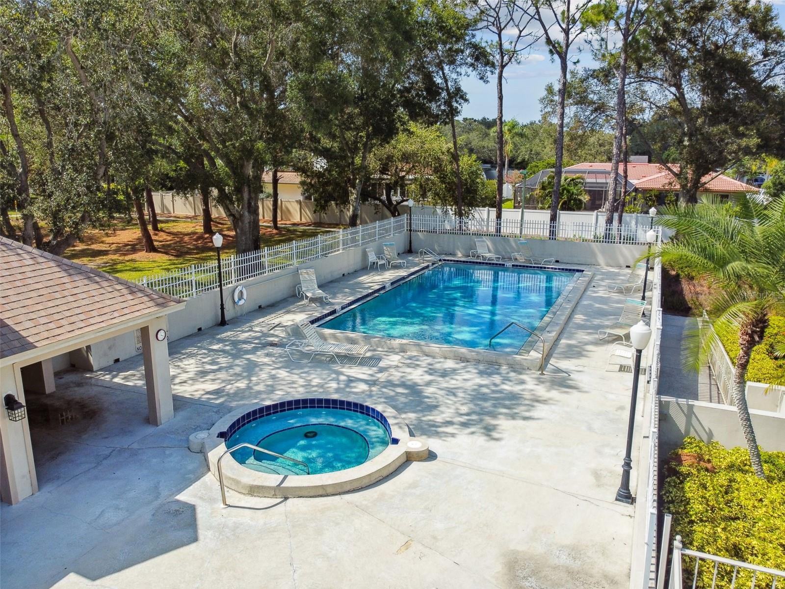 WESTCHESTER LAKE TWNHMS - Residential