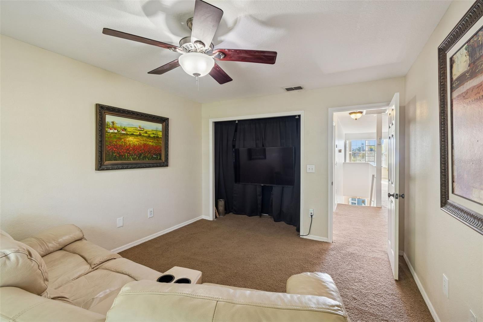 WESTCHESTER LAKE TWNHMS - Residential