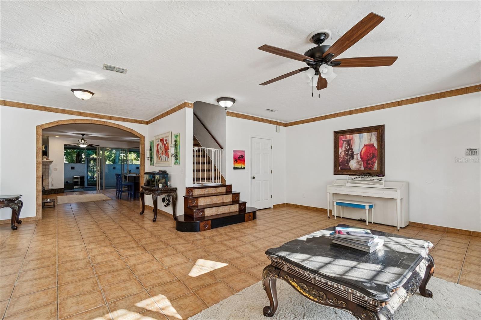 WESTCHESTER LAKE TWNHMS - Residential