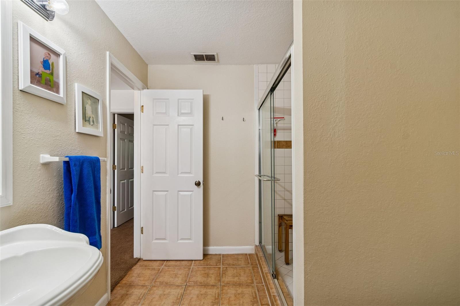 WESTCHESTER LAKE TWNHMS - Residential