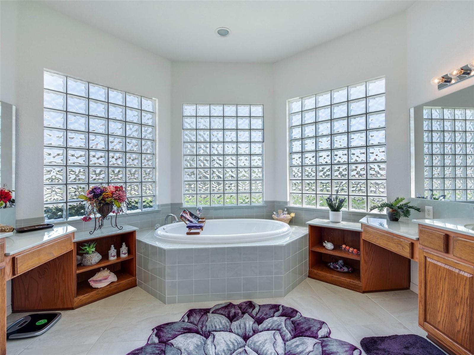 ENCLAVE/STONECREST 04 - Residential