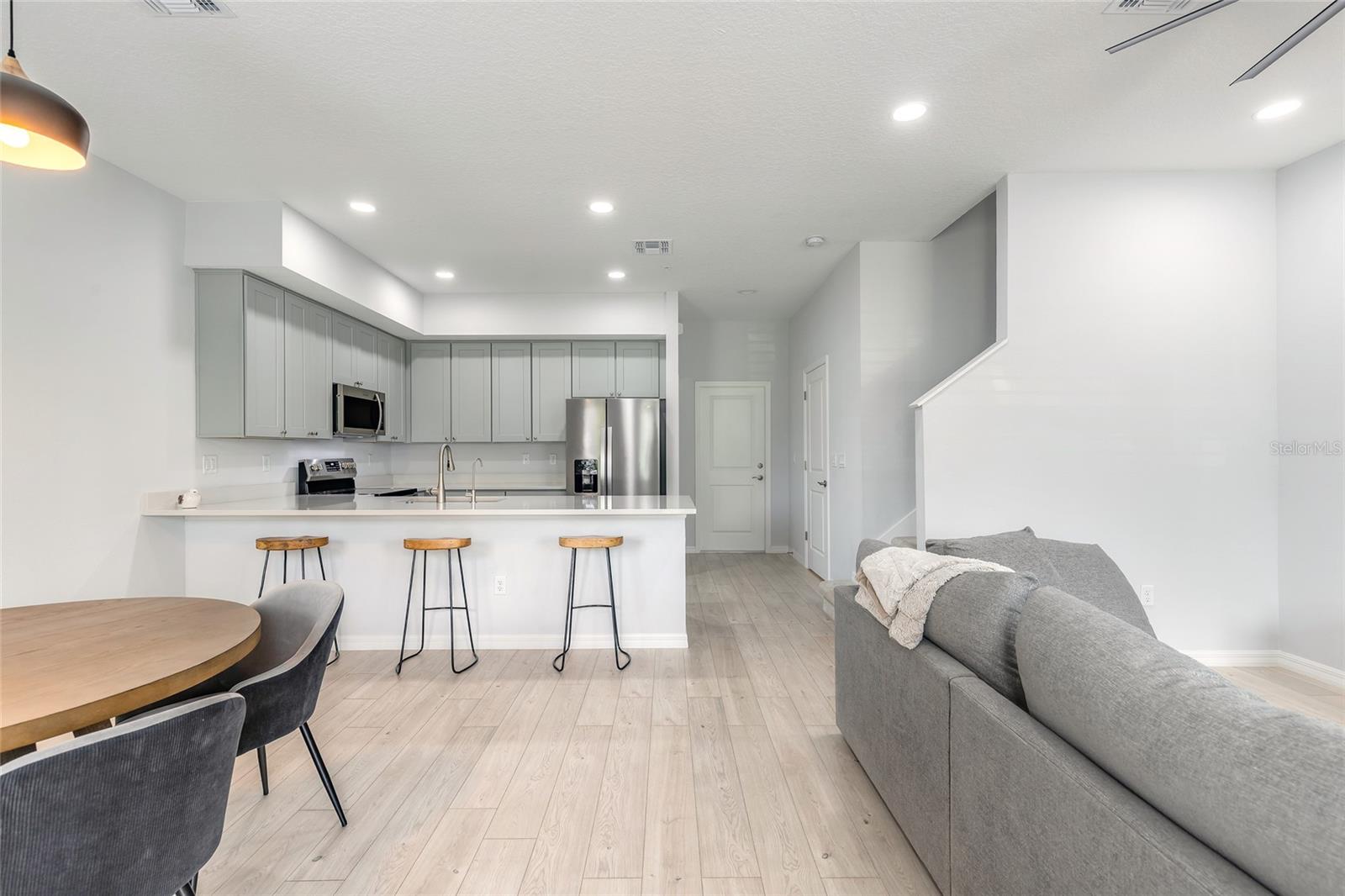 143 W FULTON STREET