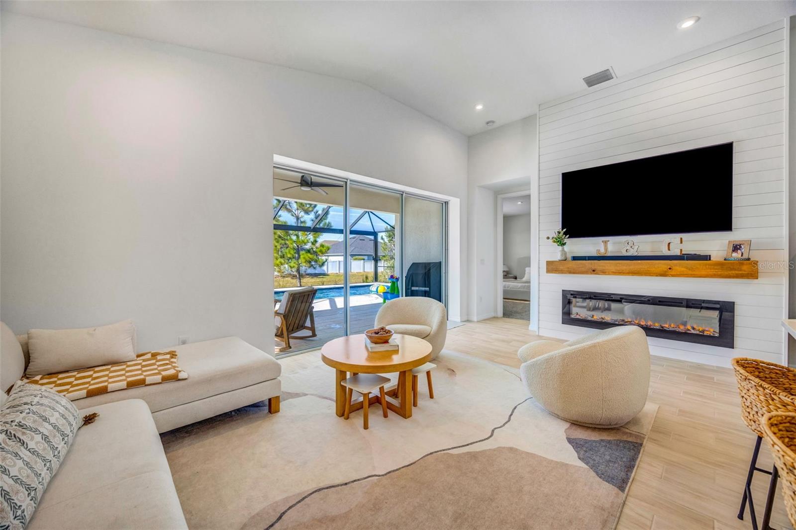 WATERGRASS PRCL E-2 - Residential Lease