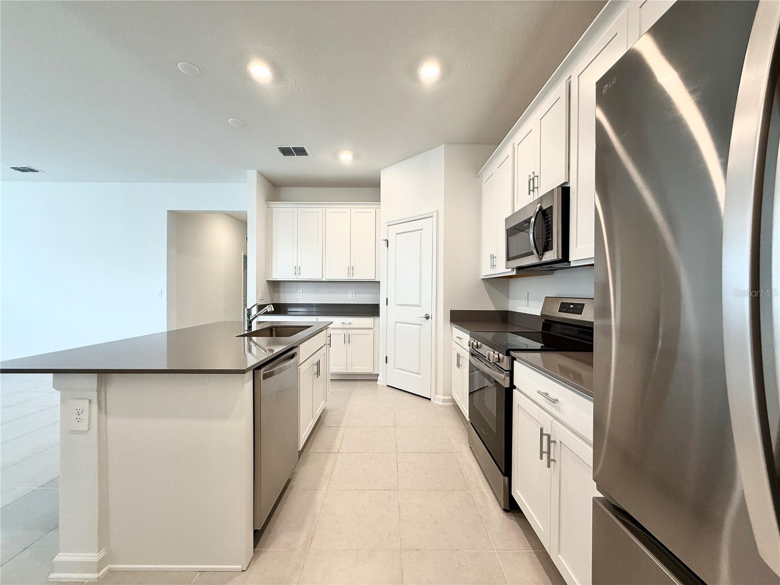 WELLNESS RDG PH 1-B - Residential Lease