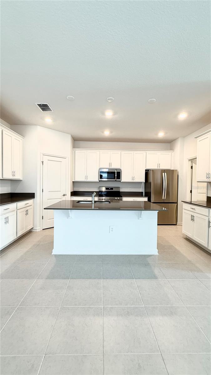 WELLNESS RDG PH 1-B - Residential Lease