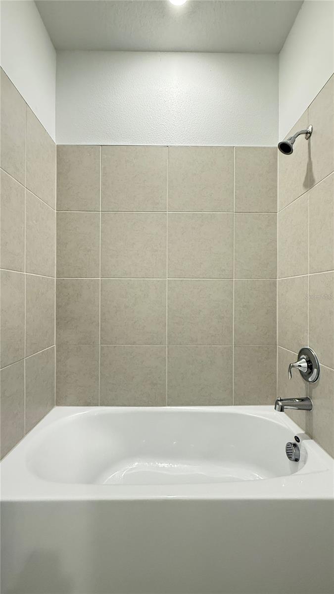 WELLNESS RDG PH 1-B - Residential Lease