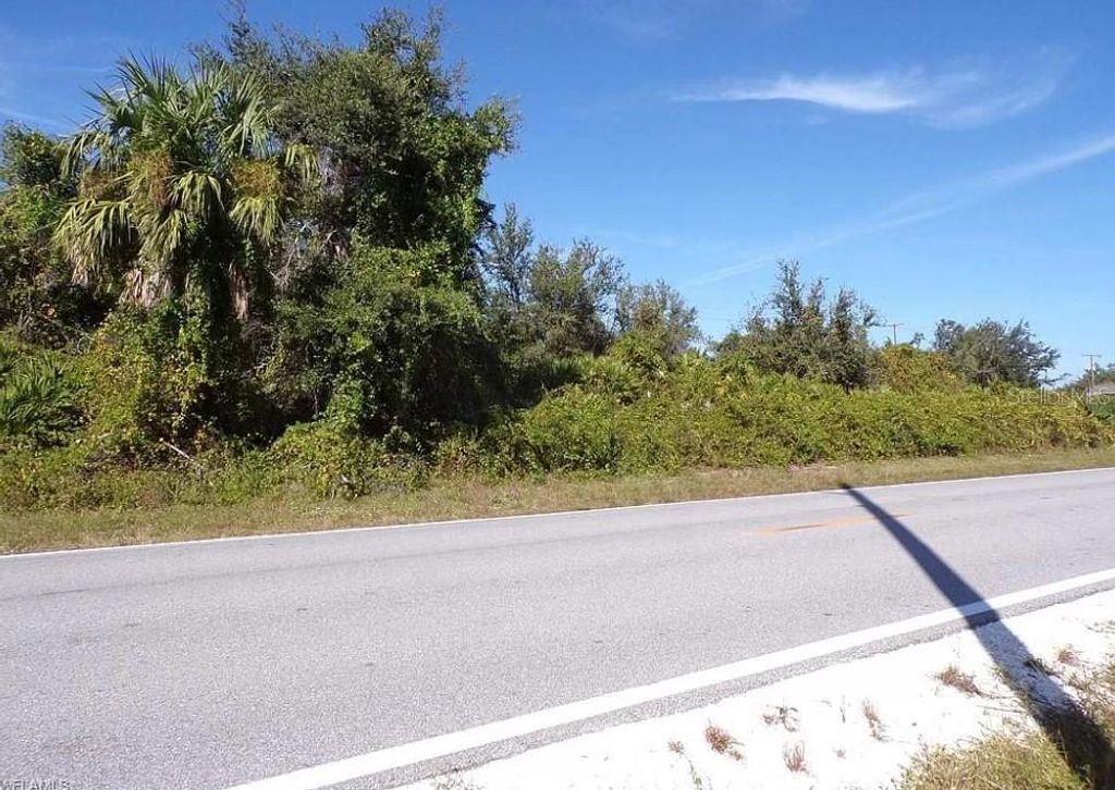 Photo of 1433 Sulstone Drive, Punta Gorda, FL 33983 (MLS # O6351662)