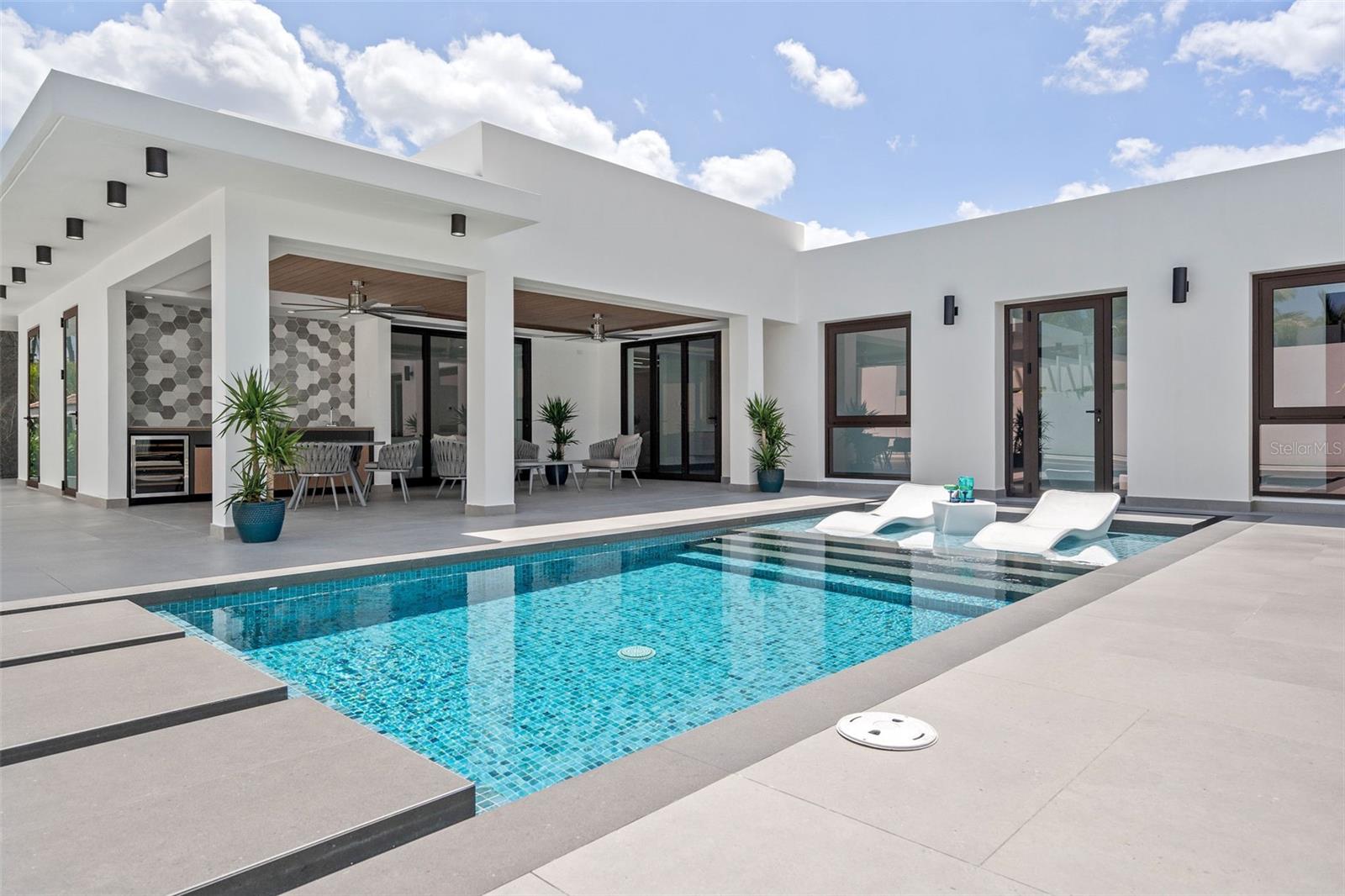 DORADO BEACH EAST - Residential