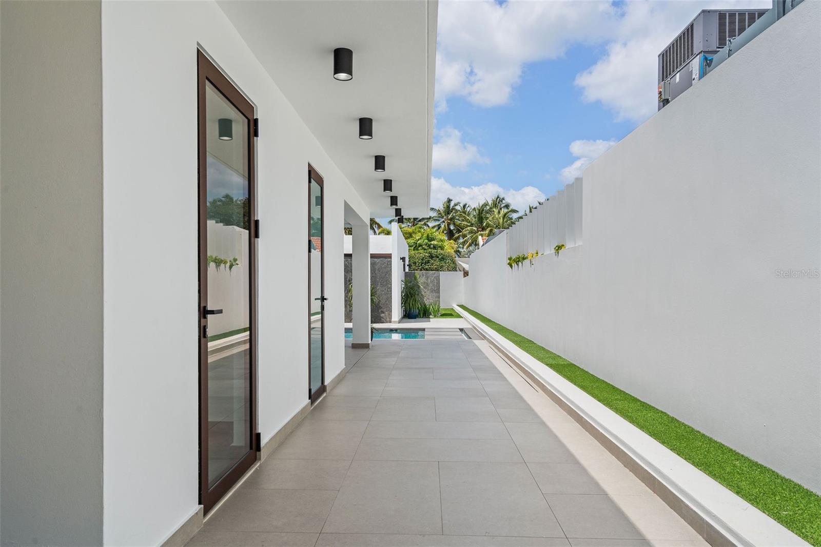 DORADO BEACH EAST - Residential