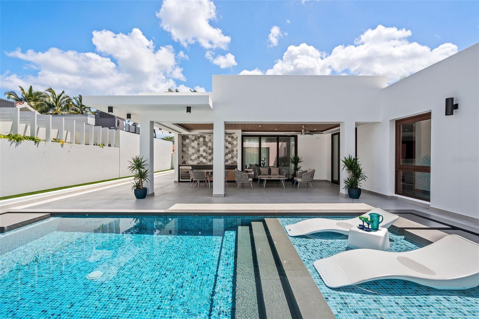 DORADO BEACH EAST - Residential