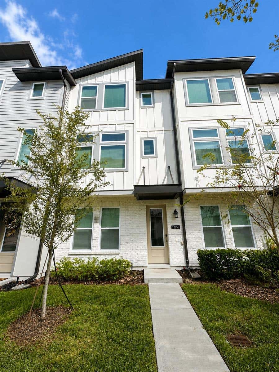 Photo of 12850 Gabor Avenue, Orlando, FL 32827 (MLS # O6436048)