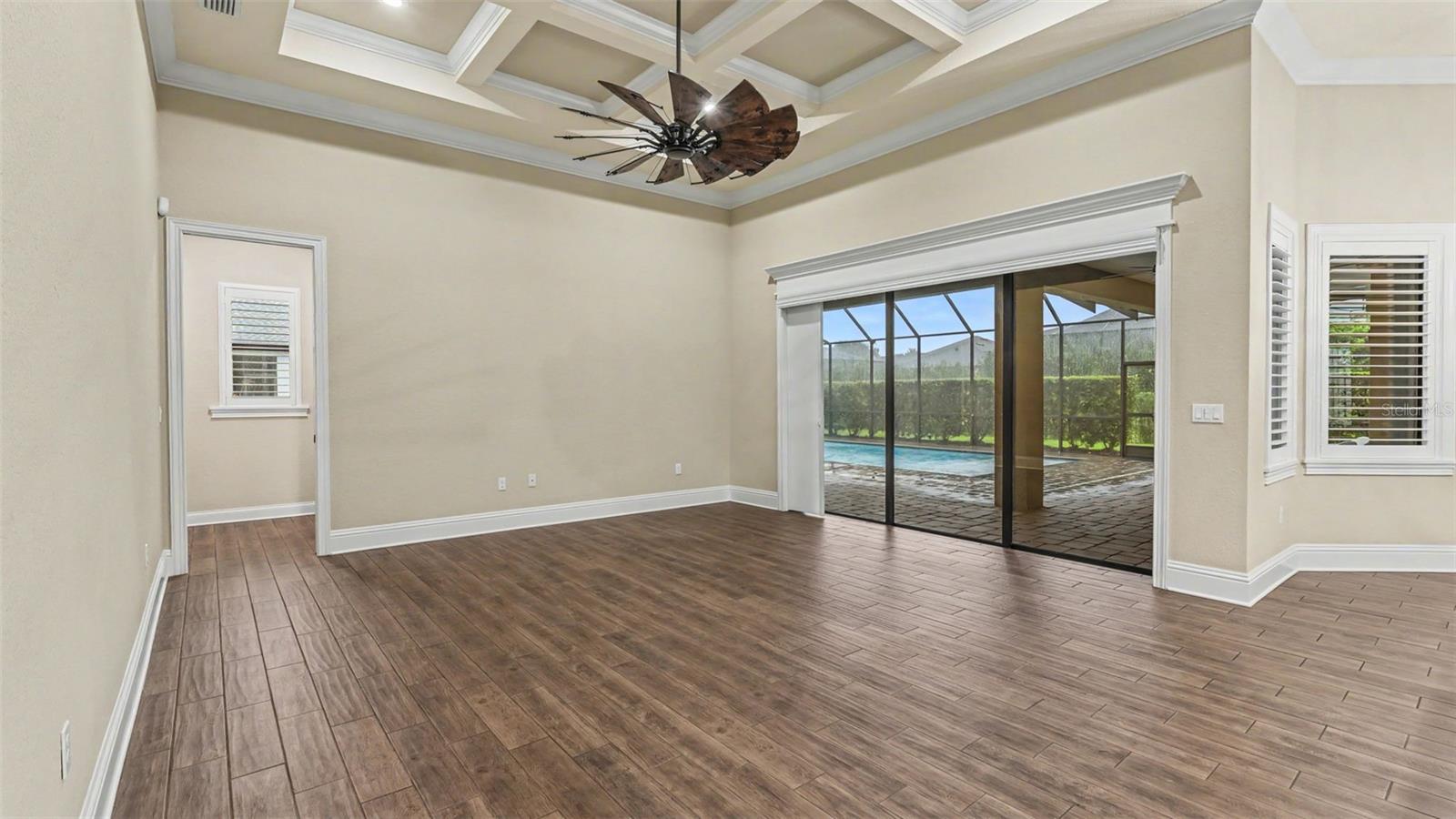 6589 EAGLE VIEW LOOP