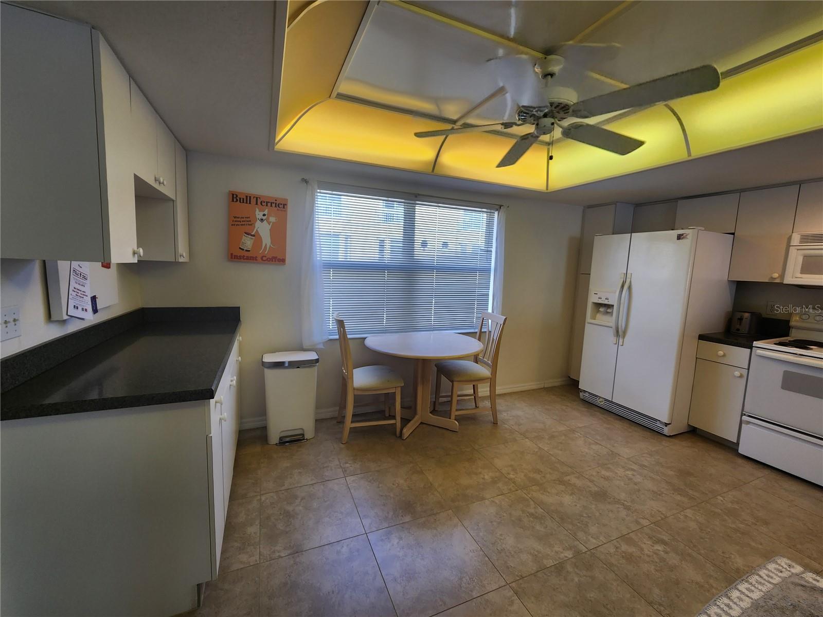 TIERRA SAILS TWNHMS - Residential Lease