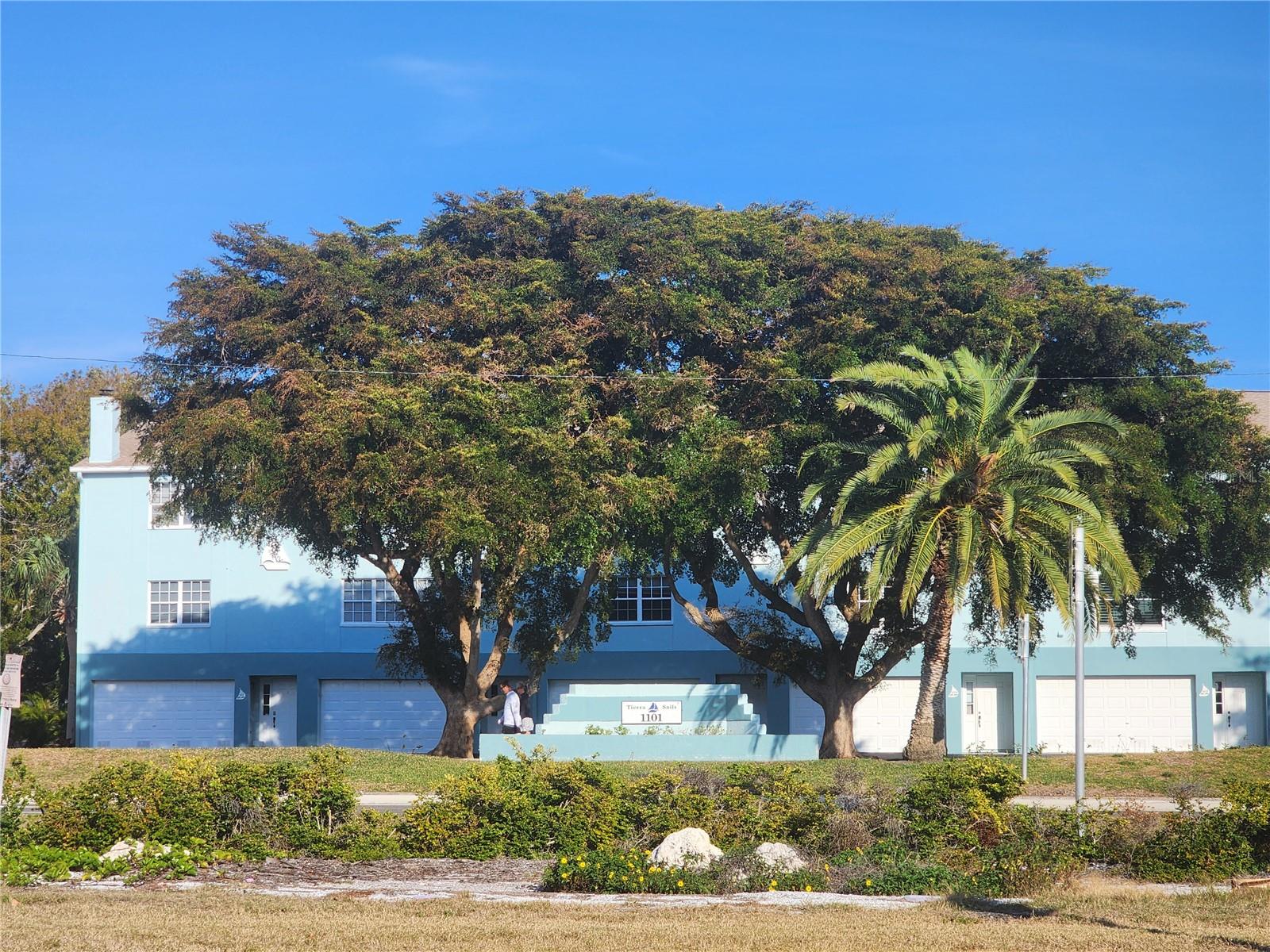 TIERRA SAILS TWNHMS - Residential Lease