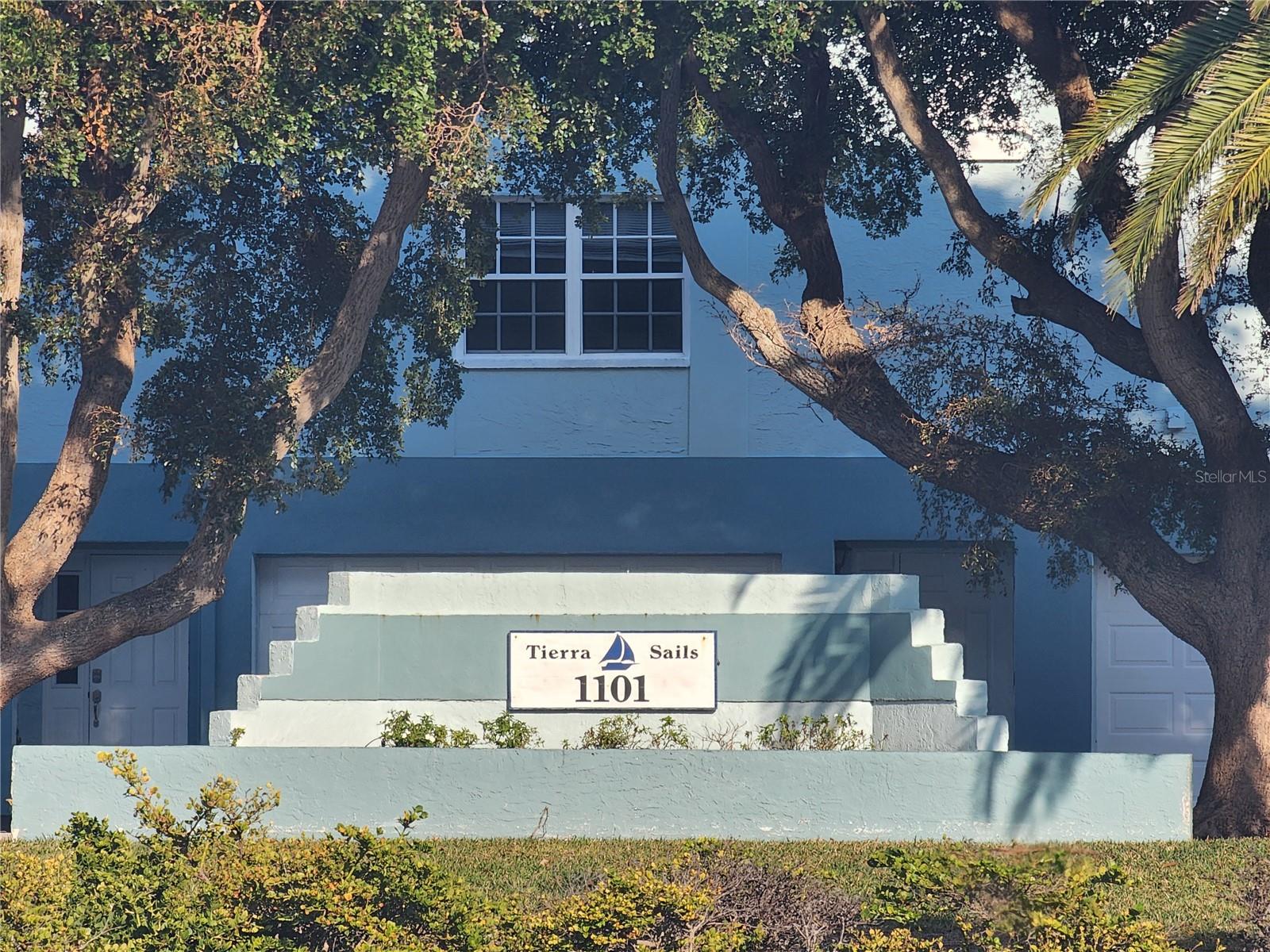 TIERRA SAILS TWNHMS - Residential Lease