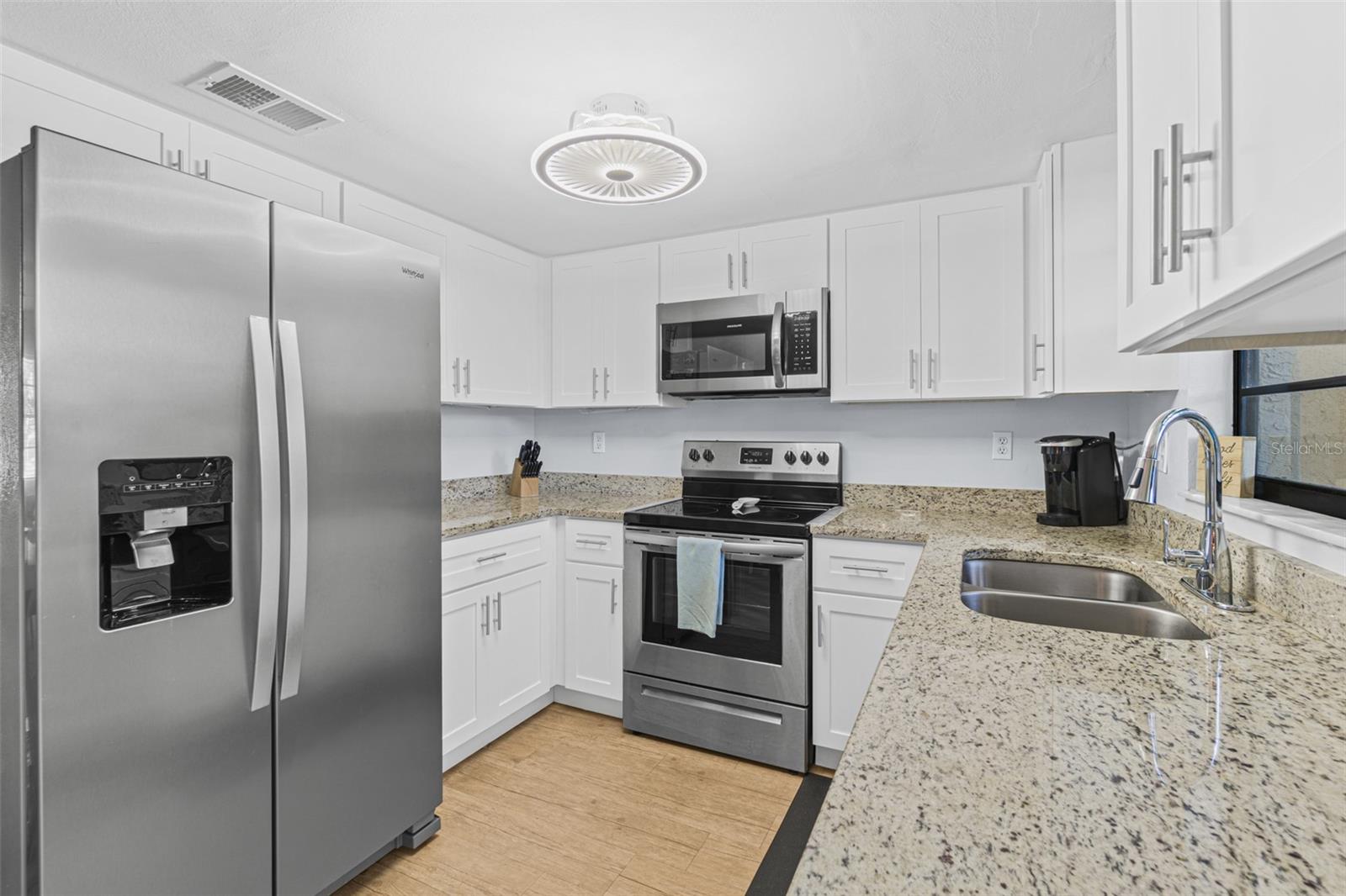 HARBOR HEIGHTS TWNHS - Residential