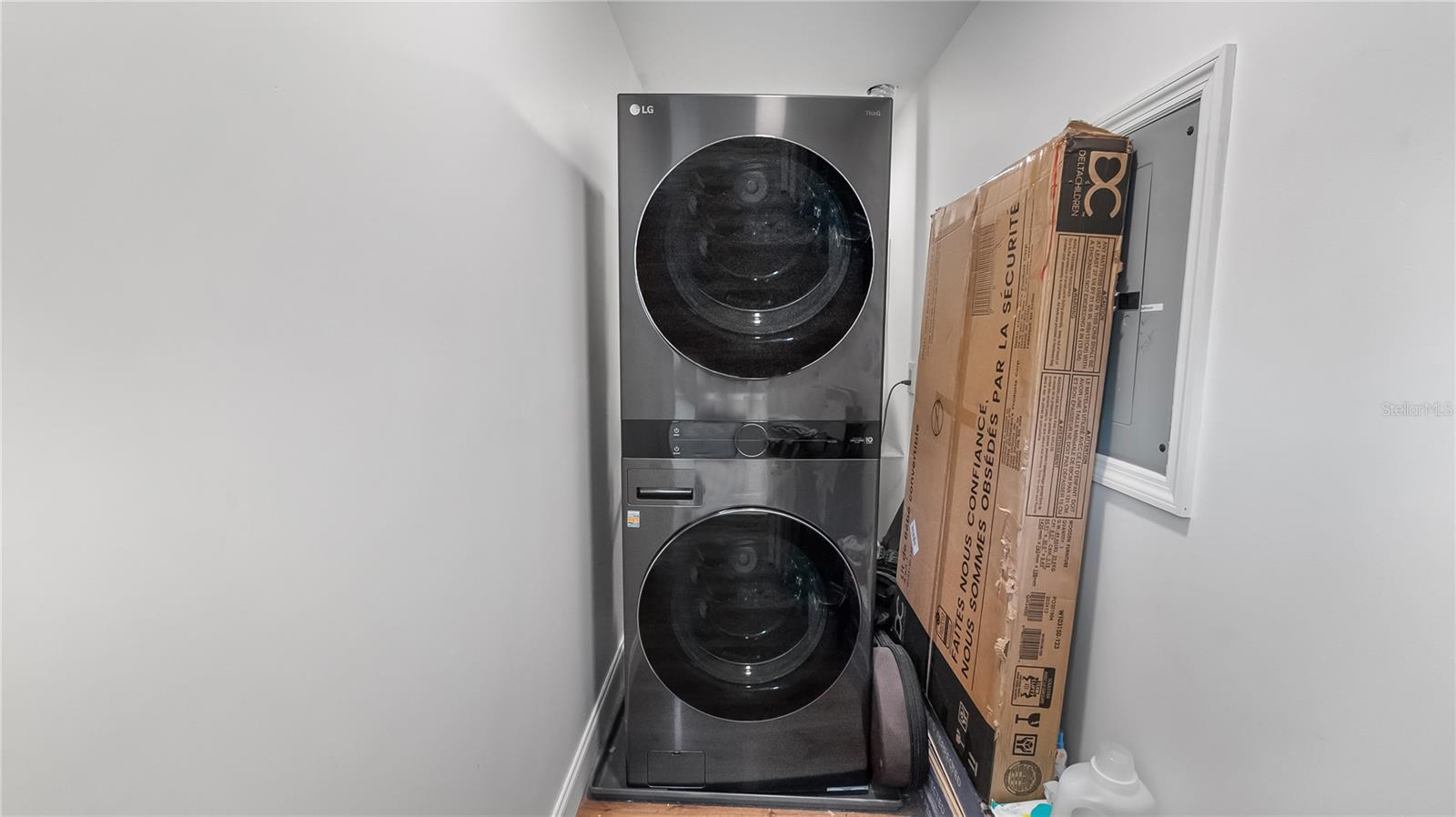 MONTVERDE LAKE FLORENCE ESTATES - Residential