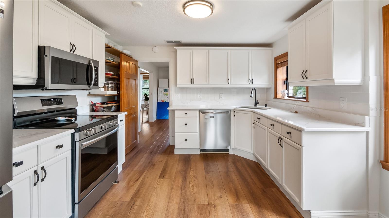 MONTVERDE LAKE FLORENCE ESTATES - Residential