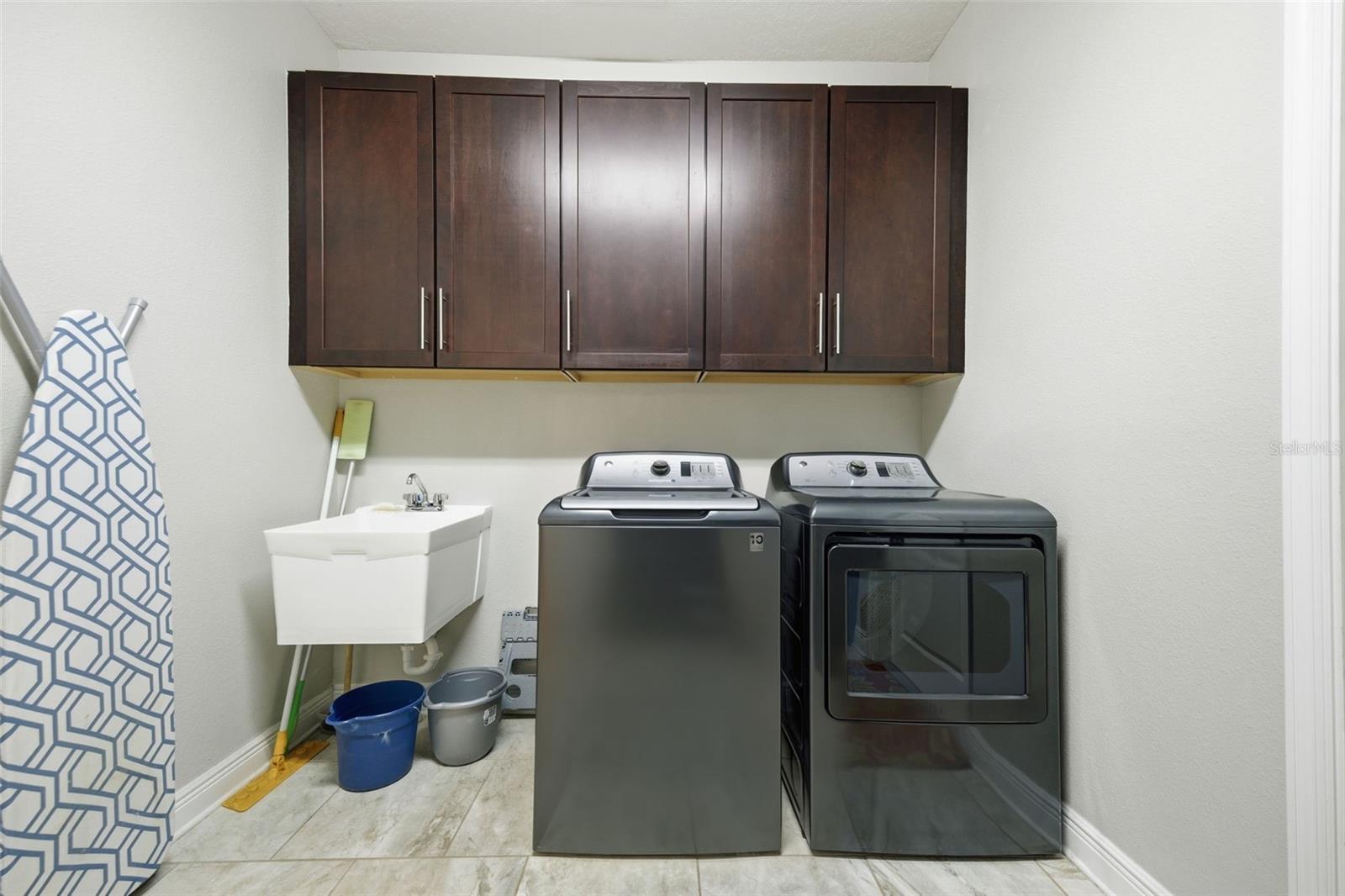 TWIN RIVERS PH IV - Residential