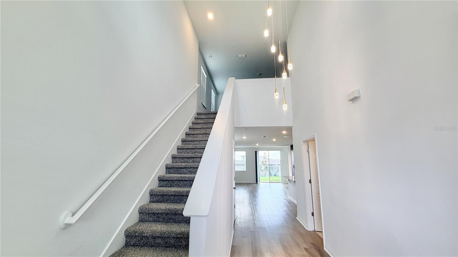 LAWSON DUNES - Residential Lease