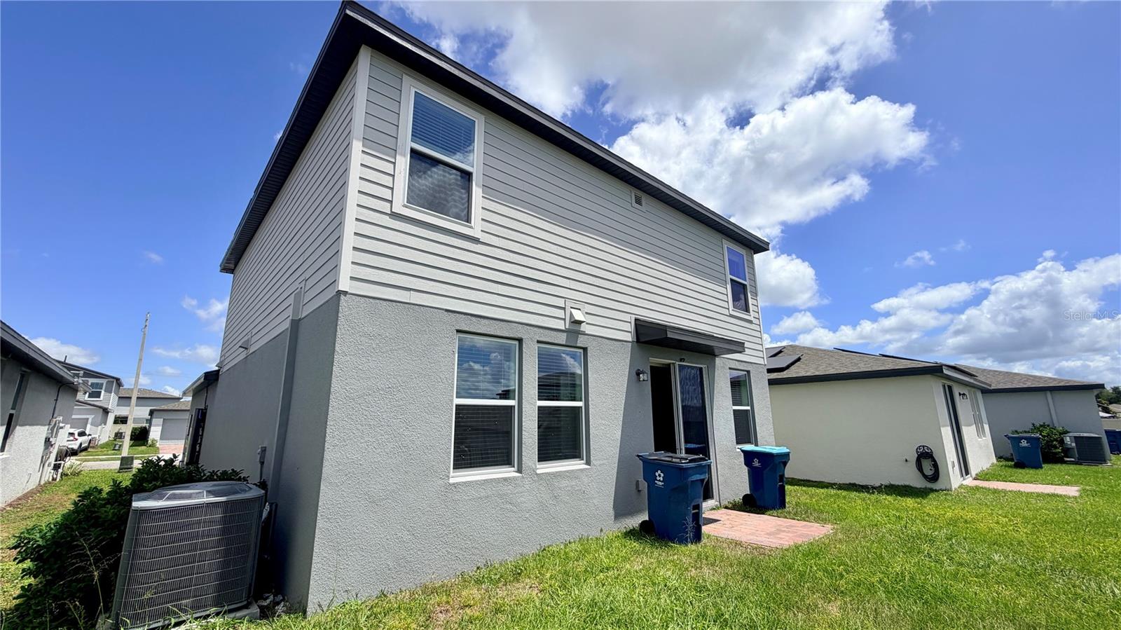 LAWSON DUNES - Residential Lease