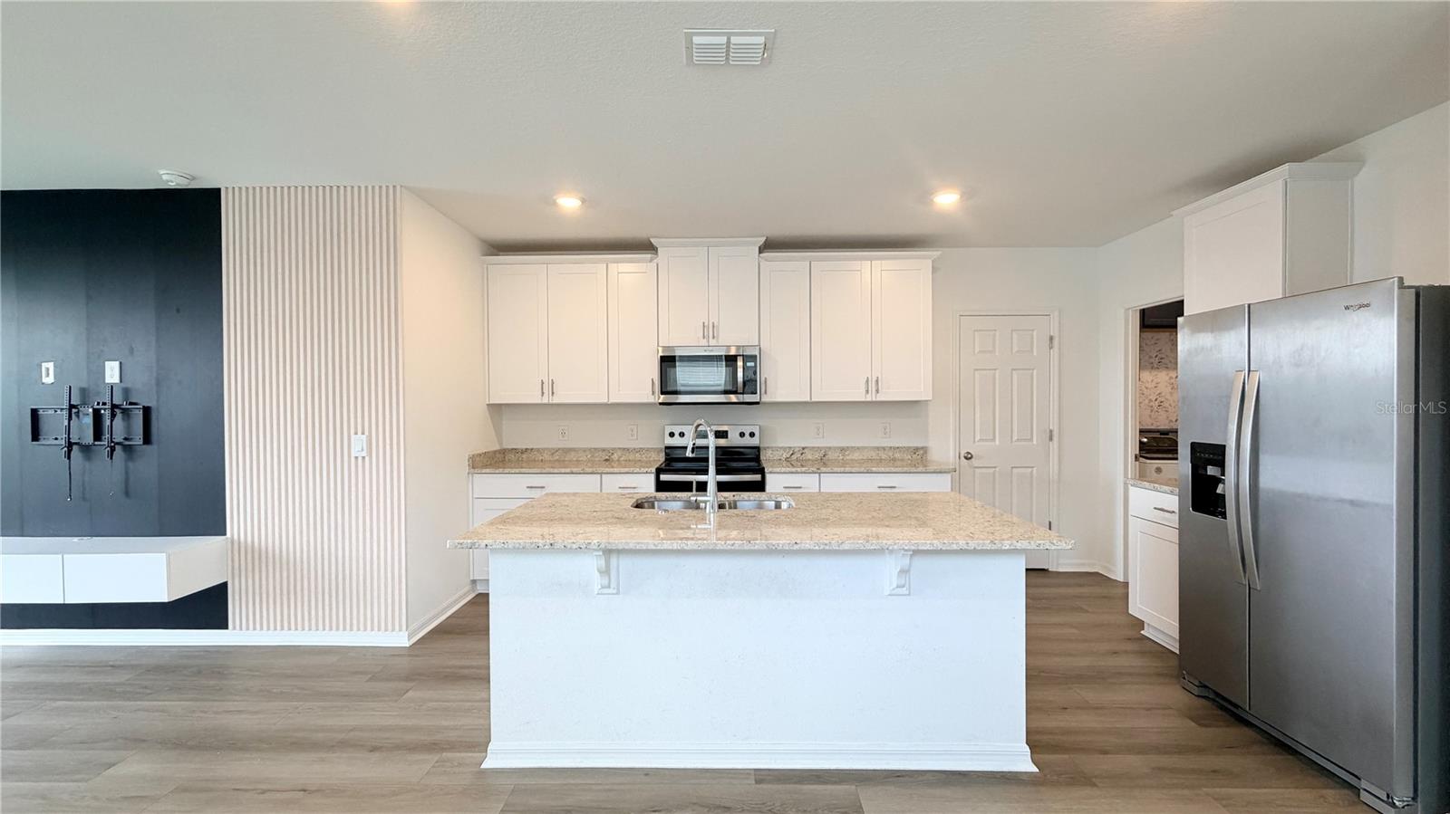 LAWSON DUNES - Residential Lease