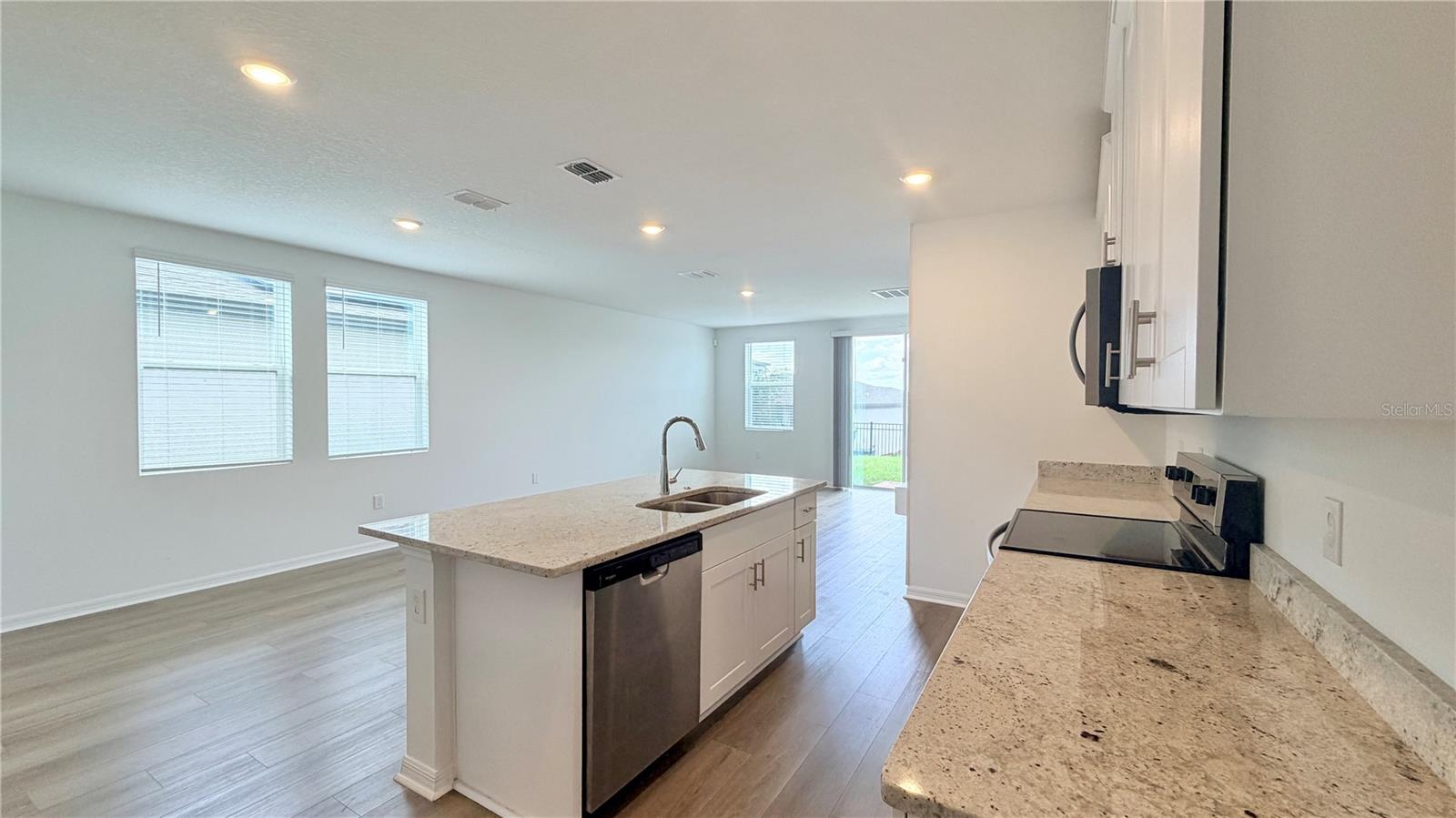 LAWSON DUNES - Residential Lease