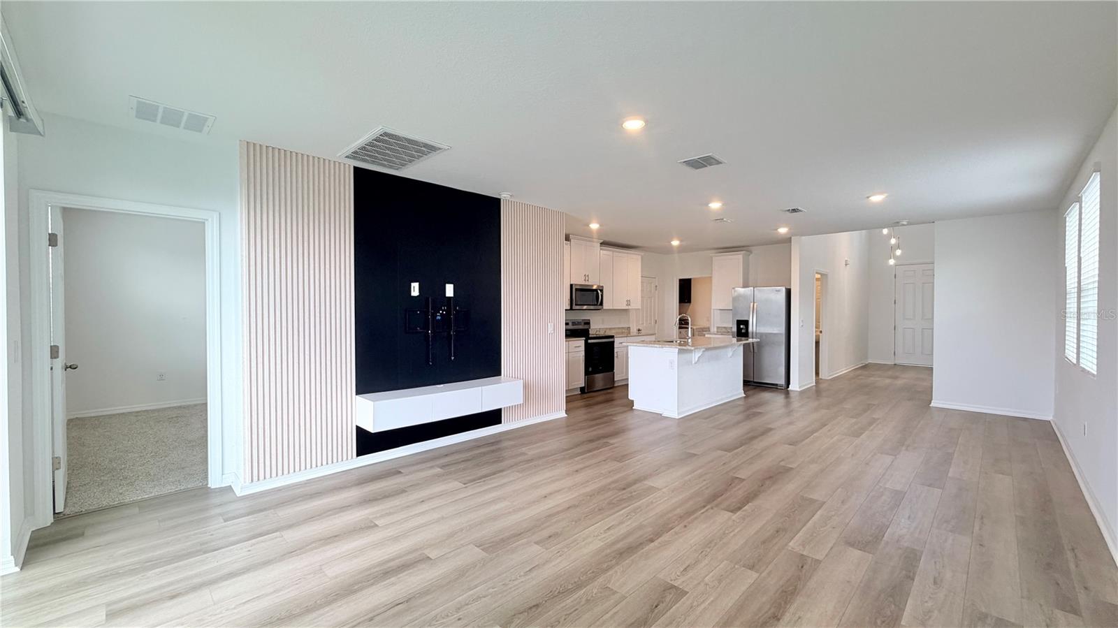 LAWSON DUNES - Residential Lease