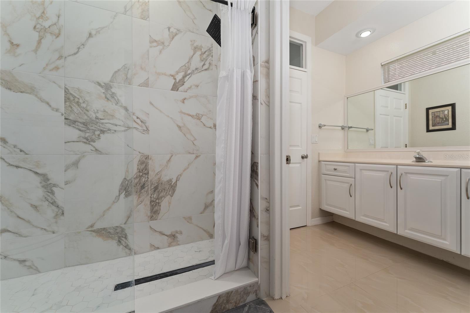 VISTA ROYALE - Residential