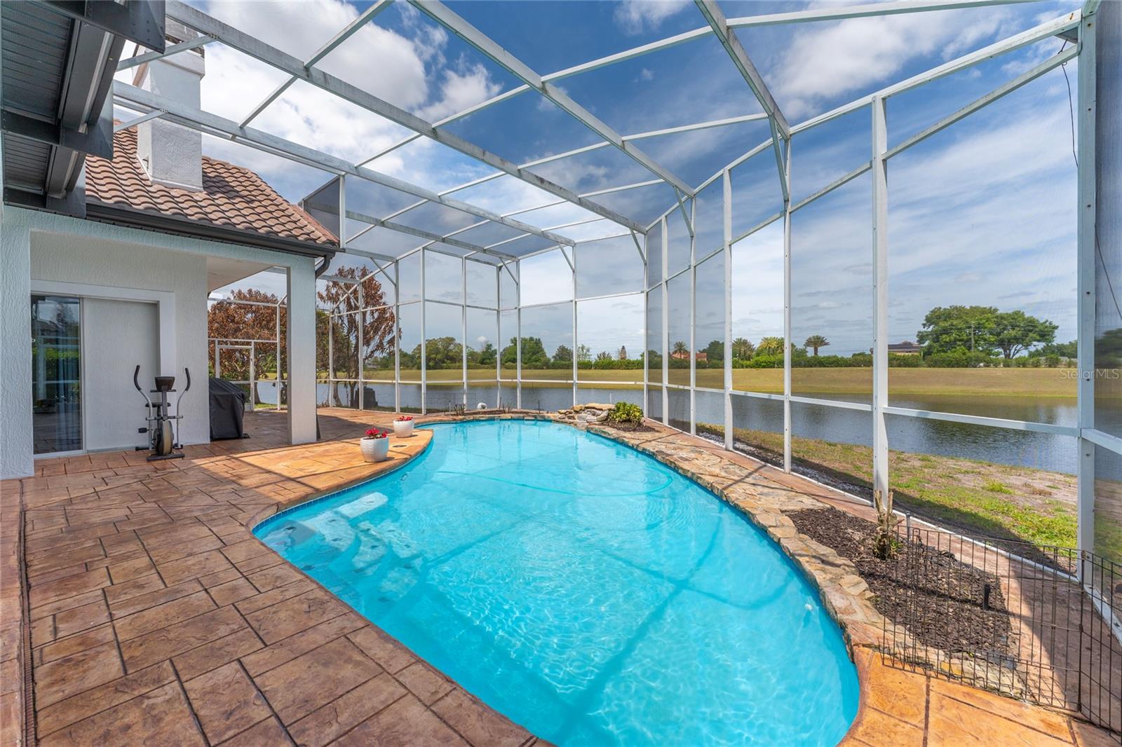 VISTA ROYALE - Residential