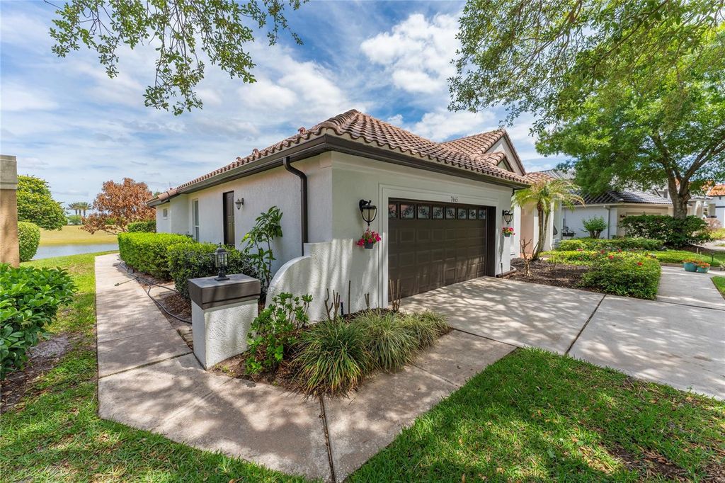 Photo of 7665 Mount Carmel Drive, Orlando, FL 32835 (MLS # O6399223)