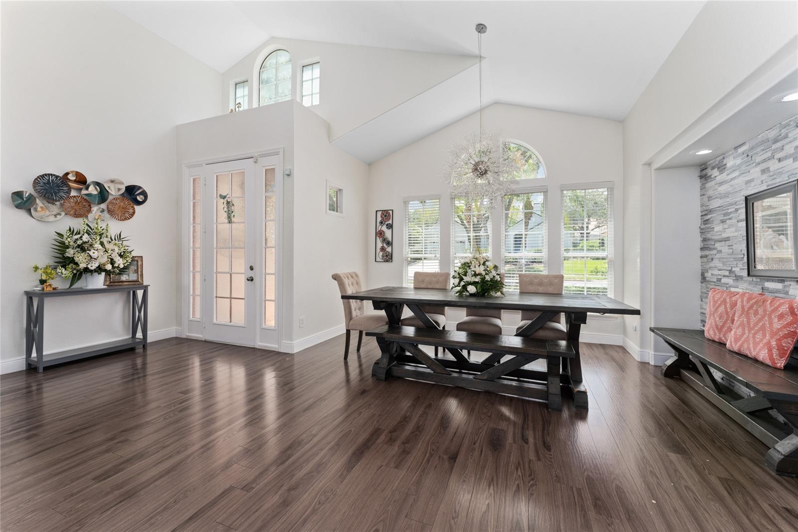 VISTA ROYALE - Residential