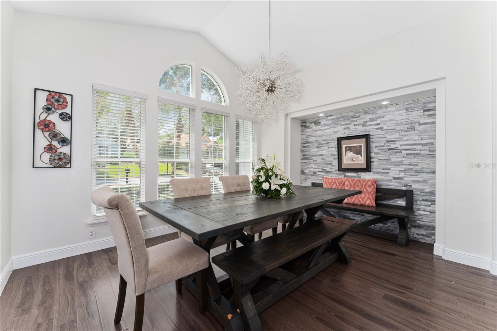 VISTA ROYALE - Residential