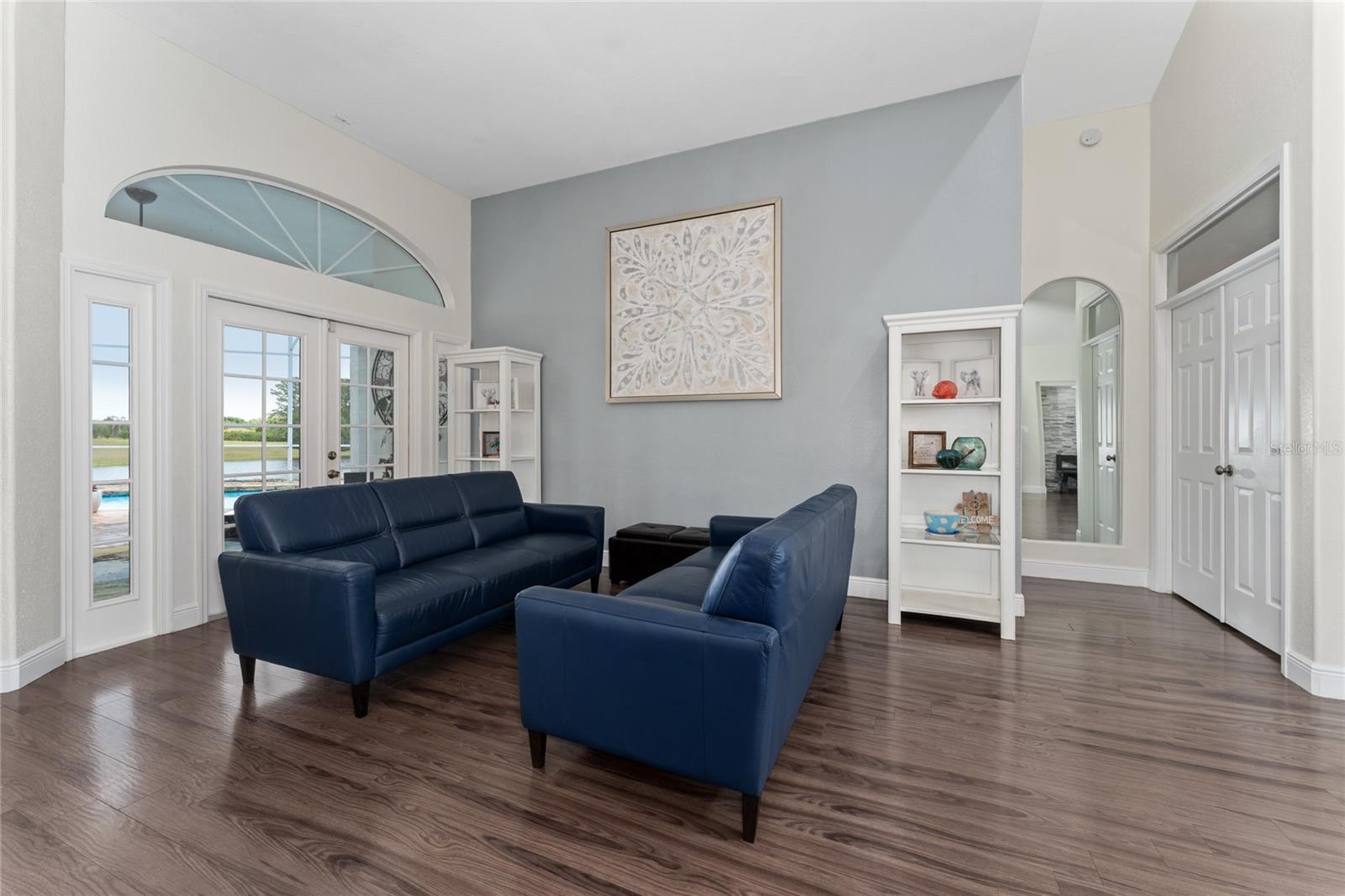 VISTA ROYALE - Residential