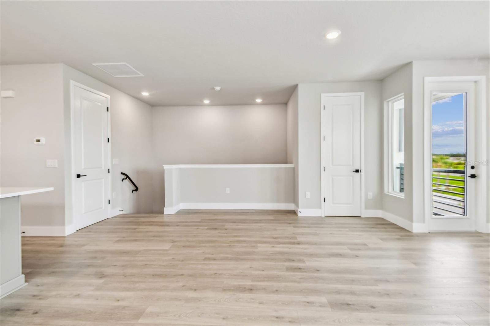 EMERALD LANDING AT WATERSIDE - Residential