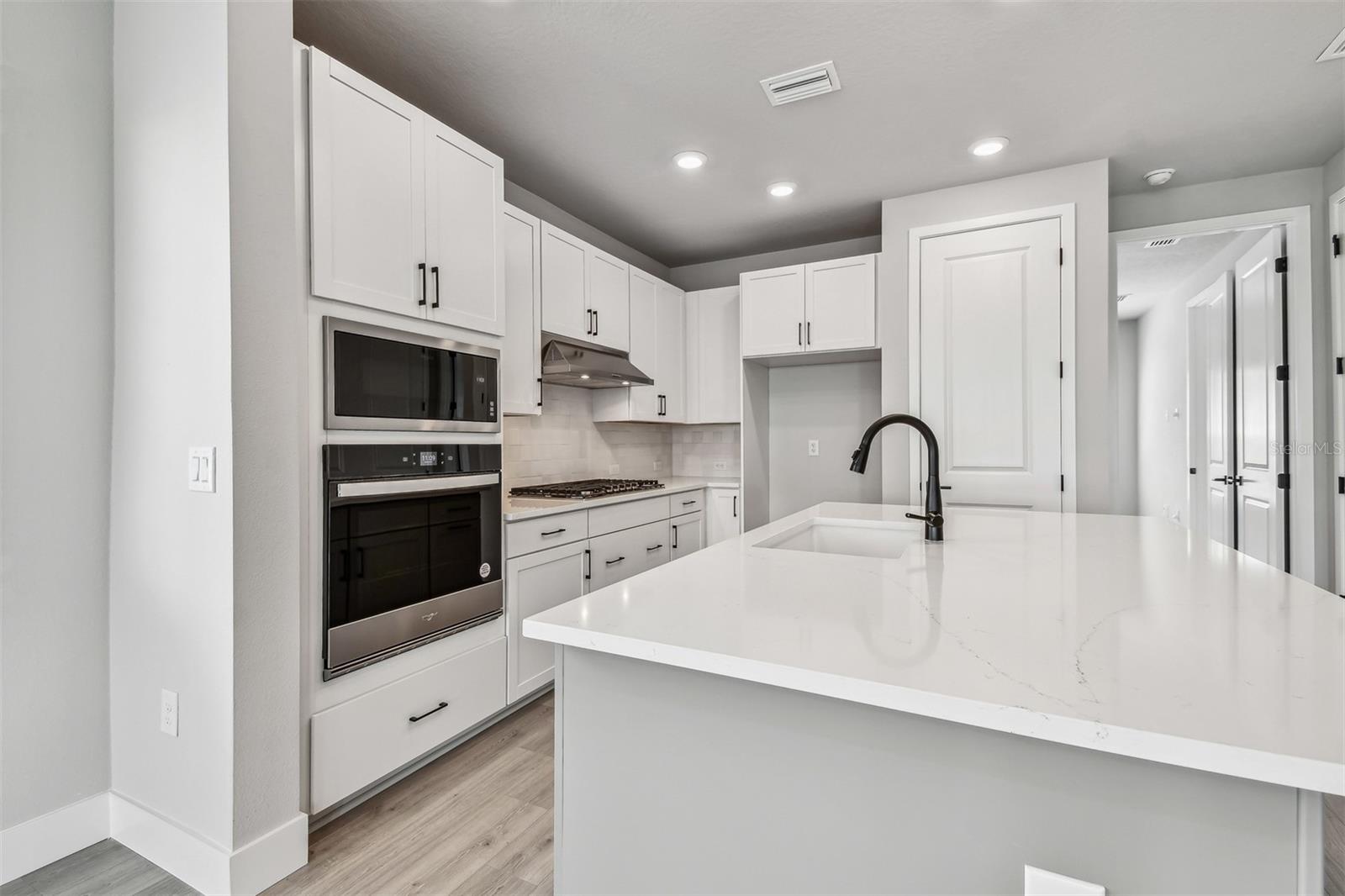 EMERALD LANDING AT WATERSIDE - Residential