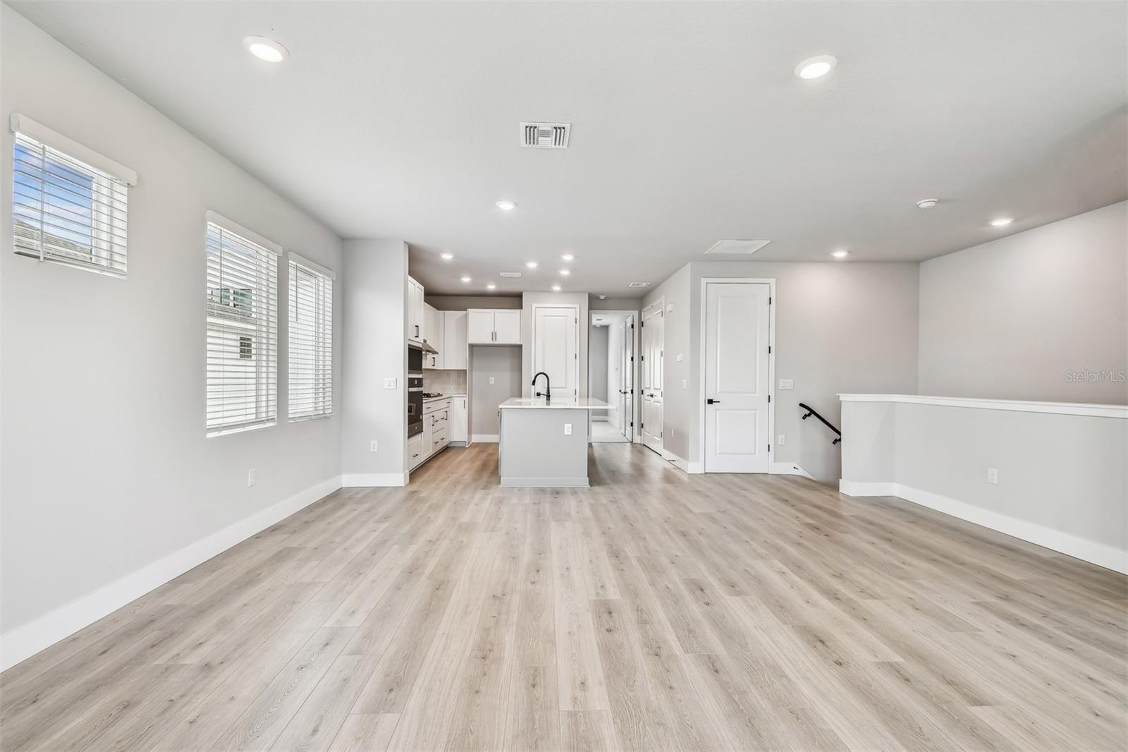 EMERALD LANDING AT WATERSIDE - Residential