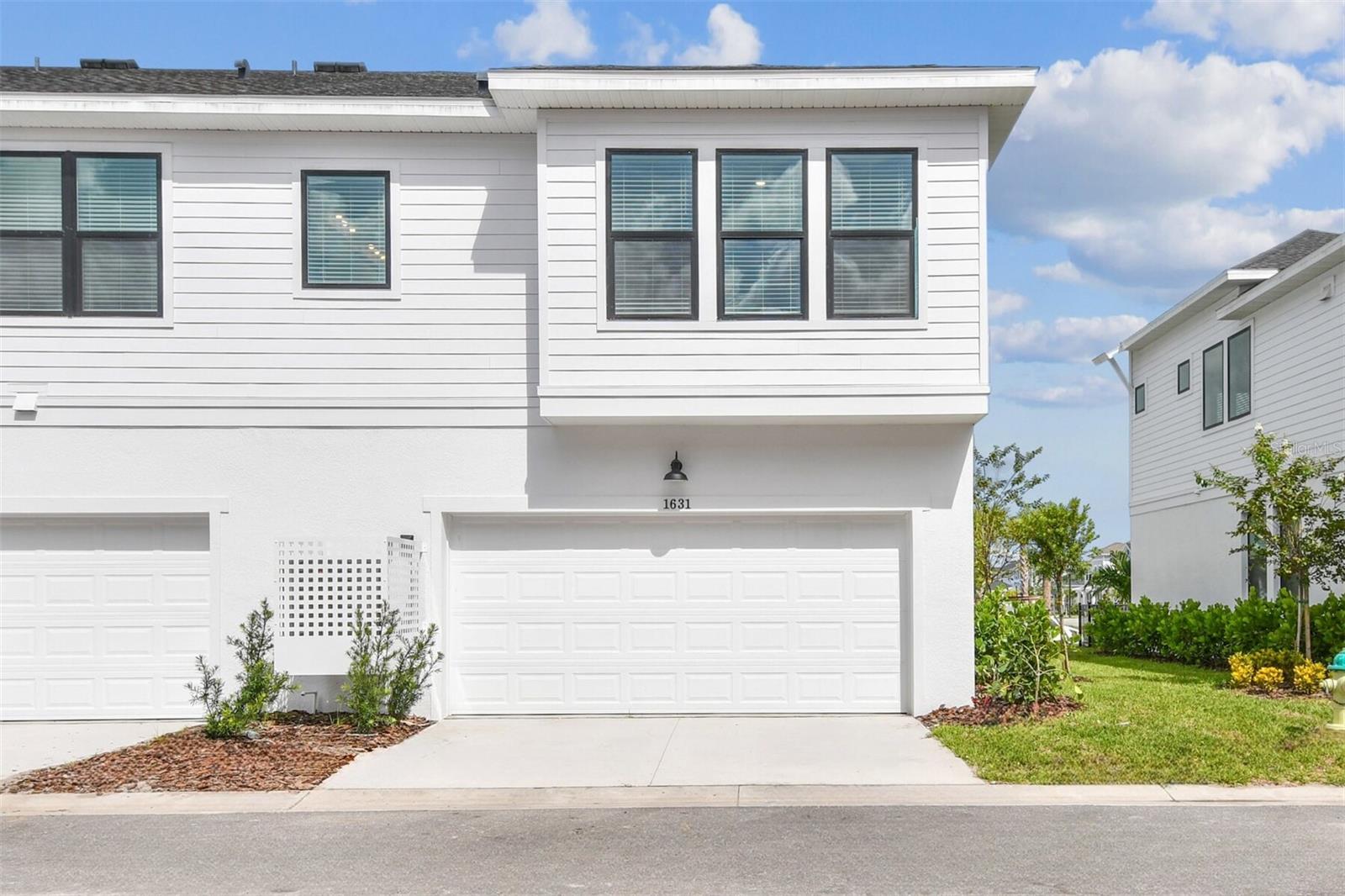 EMERALD LANDING AT WATERSIDE - Residential
