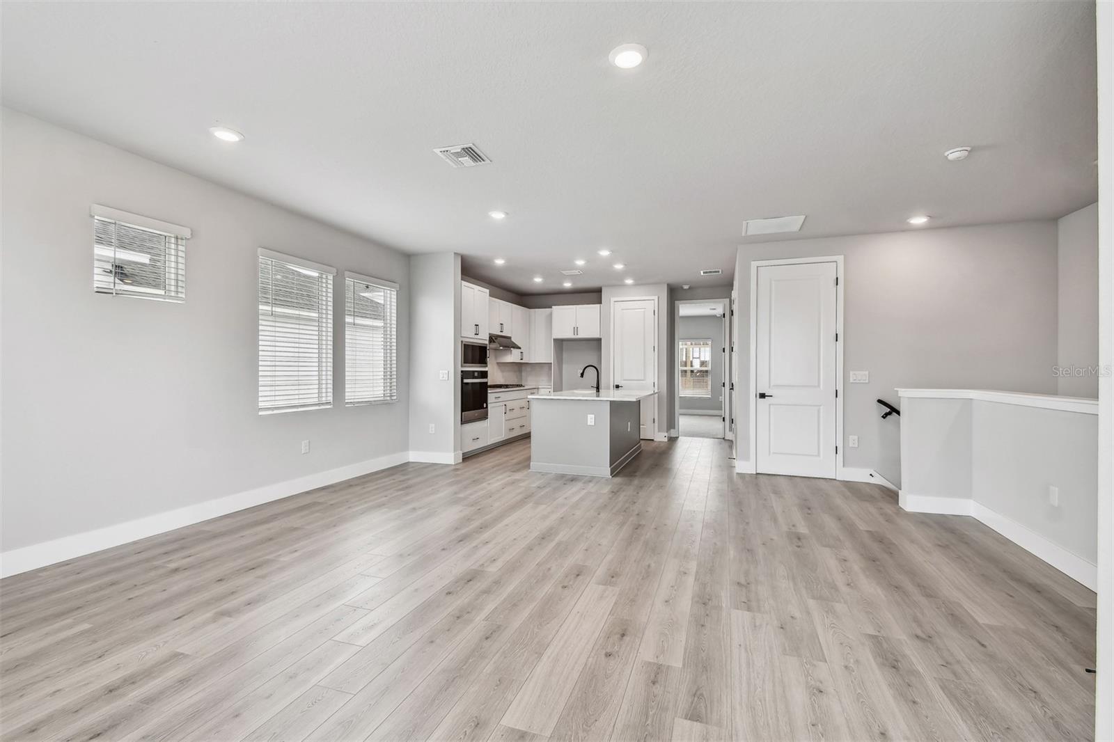 EMERALD LANDING AT WATERSIDE - Residential