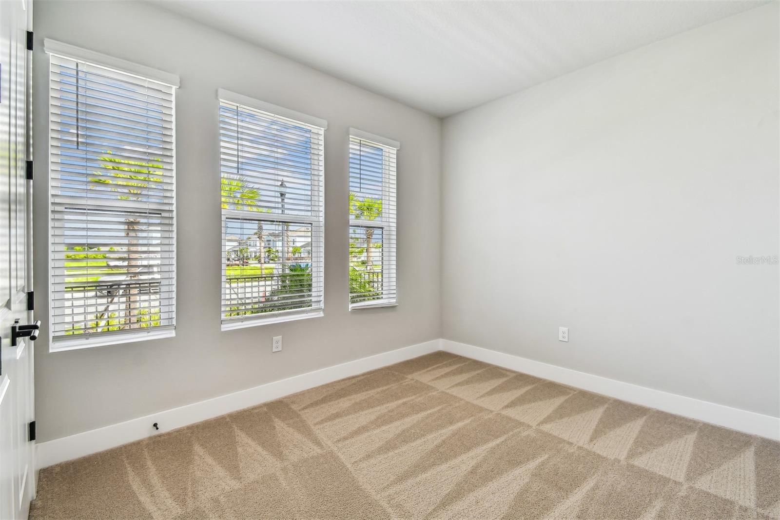 EMERALD LANDING AT WATERSIDE - Residential