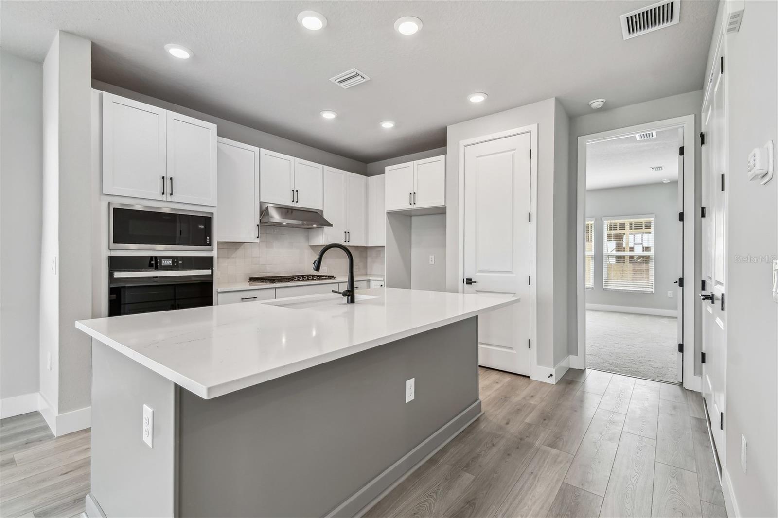 EMERALD LANDING AT WATERSIDE - Residential