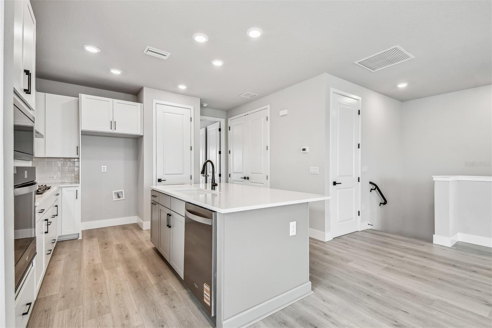 EMERALD LANDING AT WATERSIDE - Residential